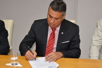 Presidente da ANOREG/SE Henrique Maciel